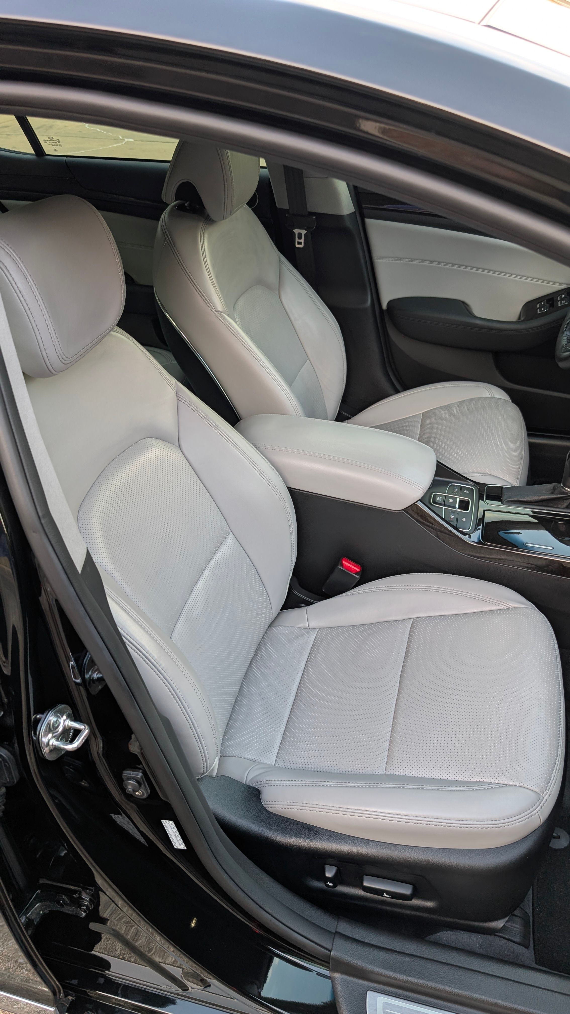 Used 2014 Kia Cadenza Limited FWD image 26