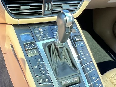 Used 2020 Porsche Macan image 10