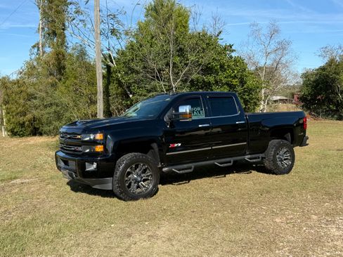 Used 2018 Chevrolet Silverado 2500 LTZ w/ Duramax Plus Package image 8