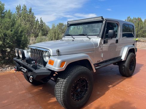 Used 2005 Jeep Wrangler Unlimited image 1