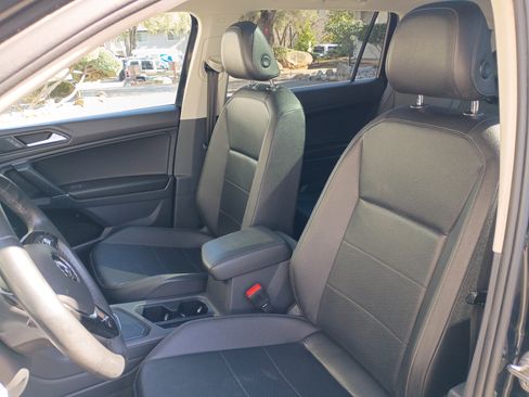 Used 2020 Volkswagen Tiguan SEL image 10