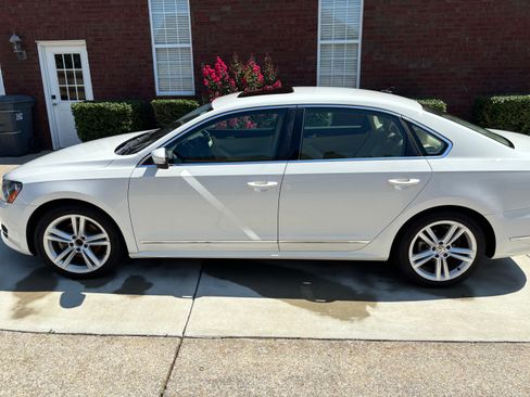 Used 2014 Volkswagen Passat 1.8T SEL Premium FWD image 2