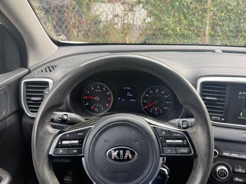 Used 2021 Kia Sportage LX image 11