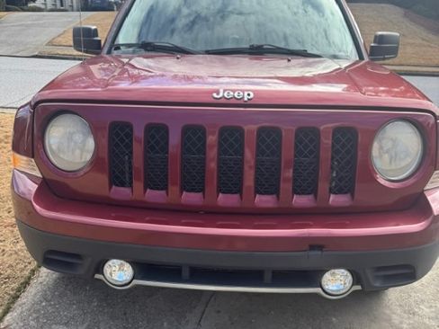 Used 2012 Jeep Patriot Limited w/ Sun/Sound Group image 5