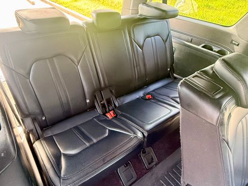 Used 2019 Ford Expedition Max Limited RWD image 15