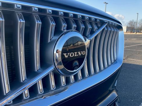 Used 2023 Volvo XC90 B5 Plus w/ Protection Package Premier image 5