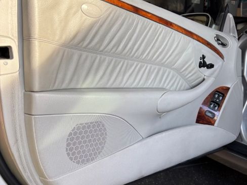 Used 2005 Mercedes-Benz CLK 320 Coupe image 20