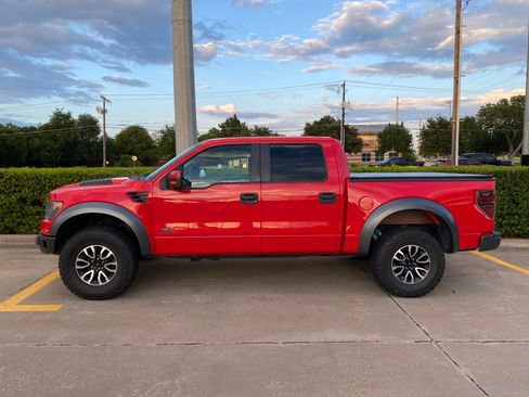 Used 2014 Ford F150 Raptor w/ Equipment Group 801A Luxury AWD/4WD image 2