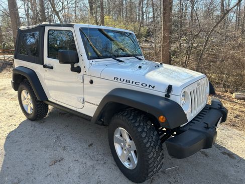 Used 2009 Jeep Wrangler Rubicon w/ PWR Convenience Group image 2