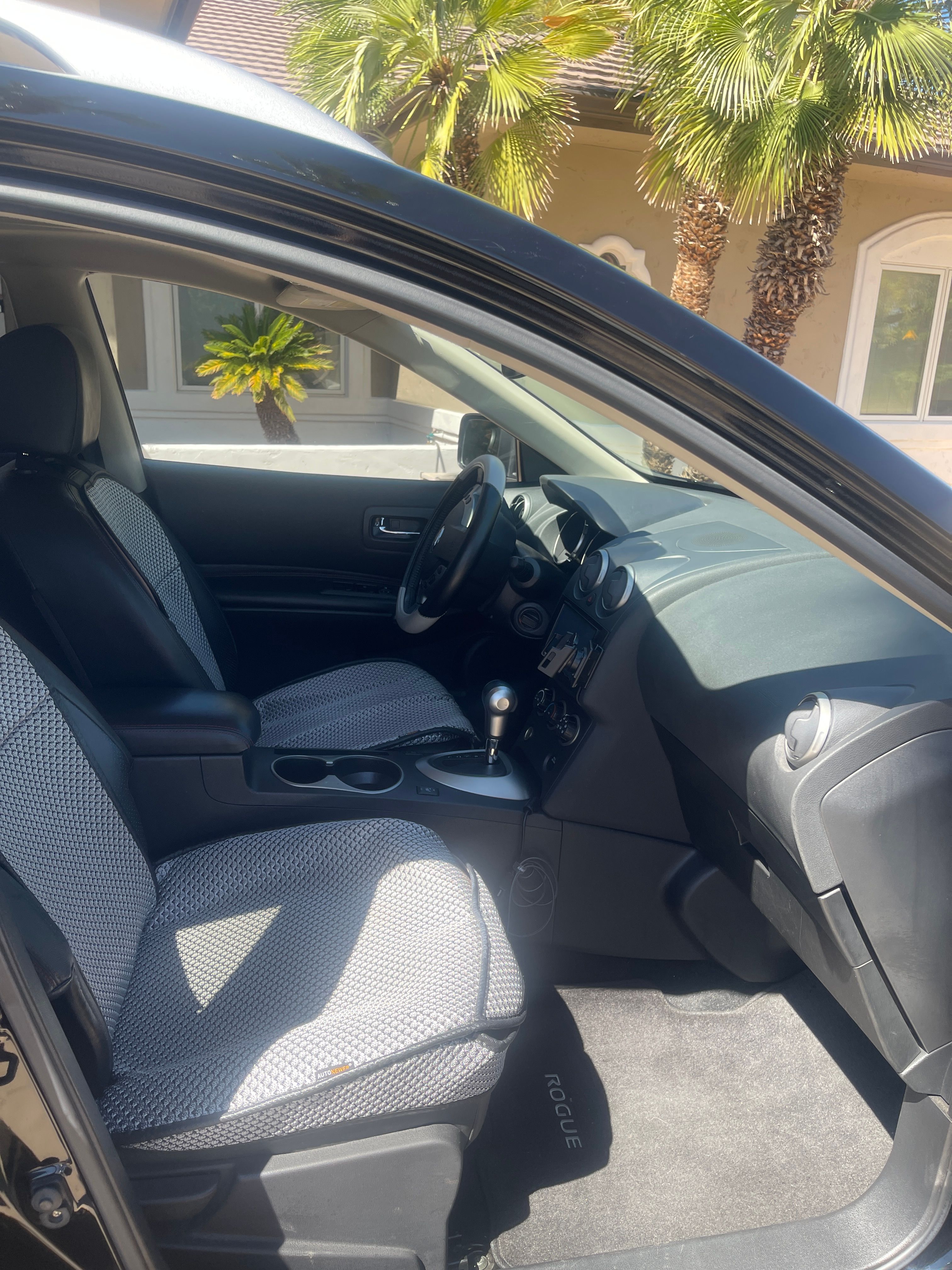 Used 2010 Nissan Rogue SL w/ Leather Pkg FWD image 18