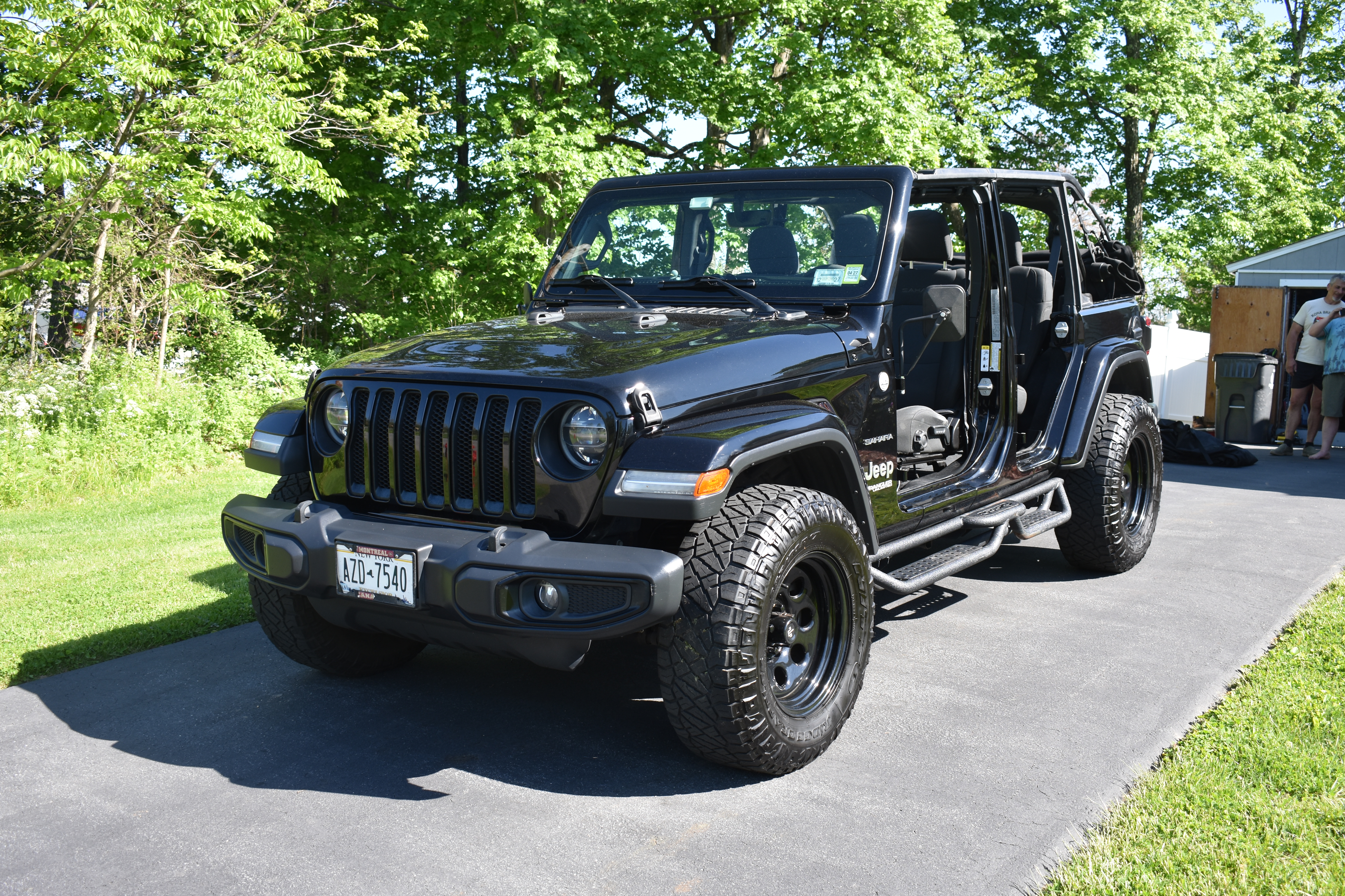 Used 2019 Jeep Wrangler Unlimited Sahara w/ Dual Top Group AWD/4WD image 6