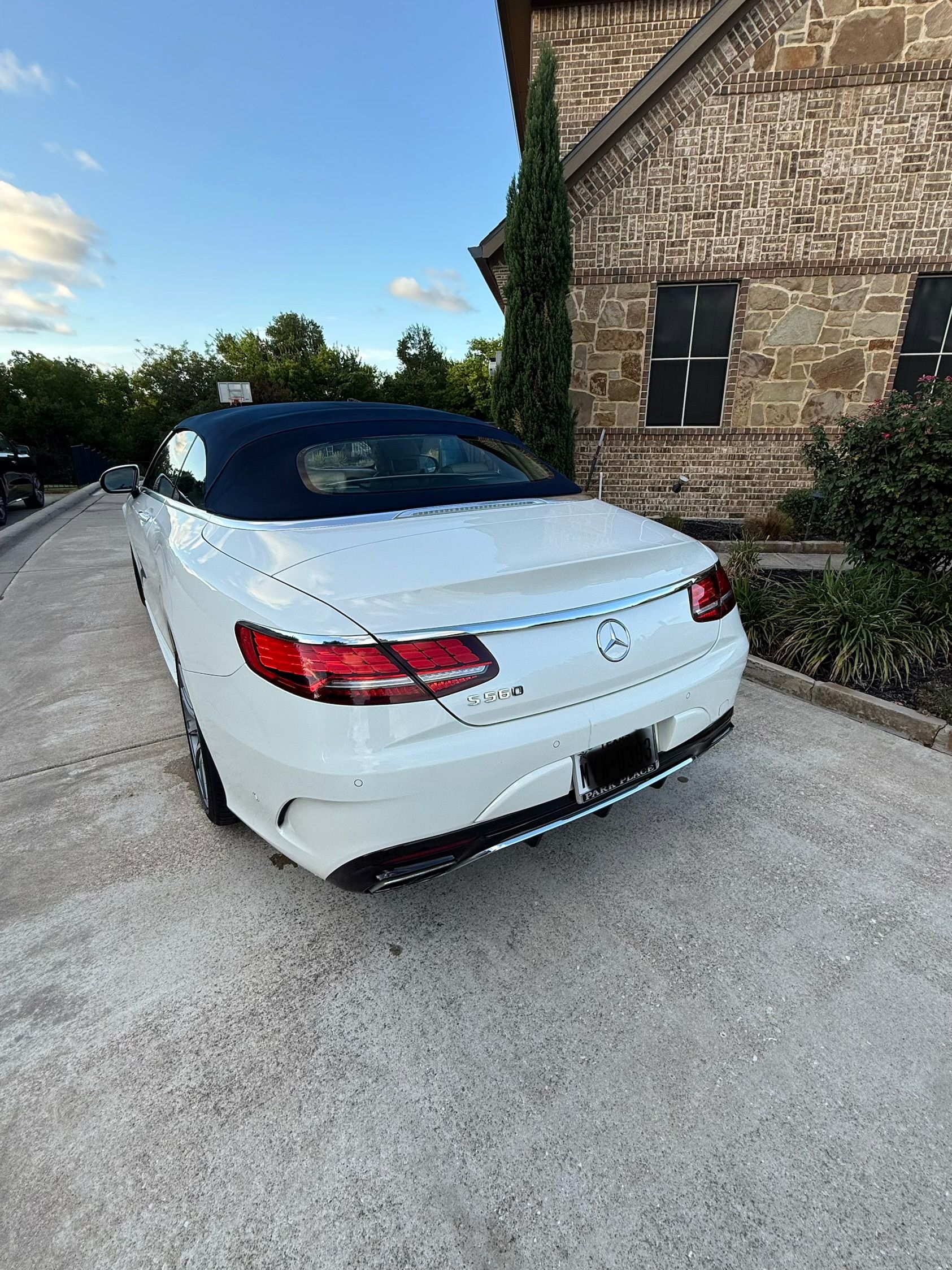 Used 2020 Mercedes-Benz S 560 Cabriolet image 2