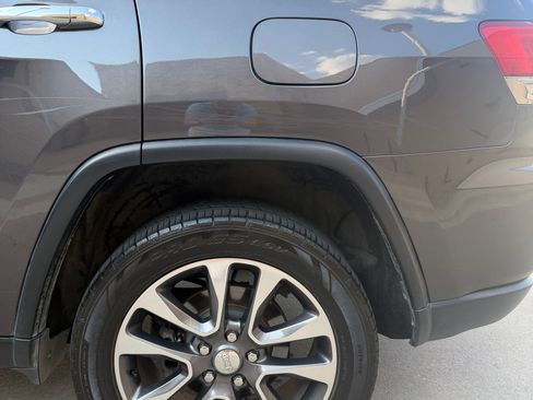 Used 2018 Jeep Grand Cherokee Limited w/ Luxury Group II AWD/4WD image 25