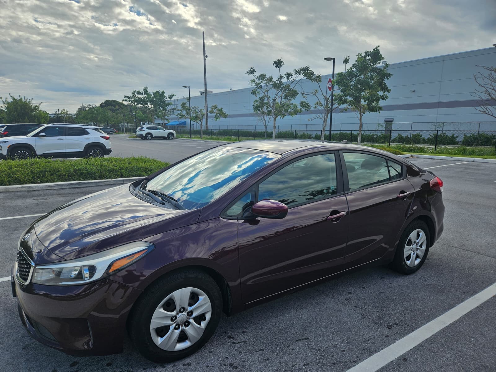 Used 2017 Kia Forte LX w/ LX Popular Package FWD image 4