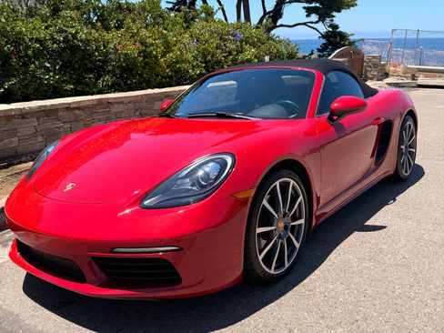 Used 2020 Porsche 718 Boxster RWD image 1