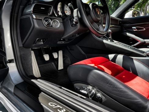 Used 2019 Porsche 911 GT3 image 15