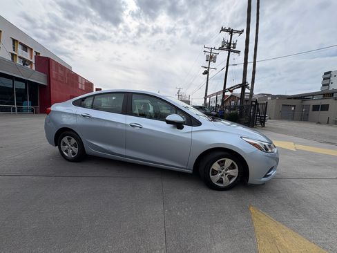 Used 2018 Chevrolet Cruze LS image 6