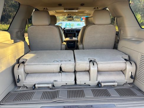Used 2013 GMC Yukon Denali image 8