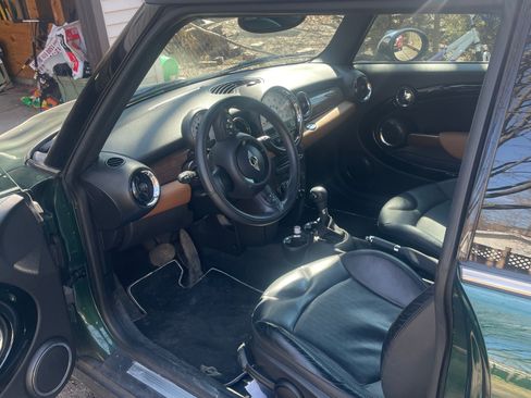 Used 2012 MINI Cooper Hardtop image 2