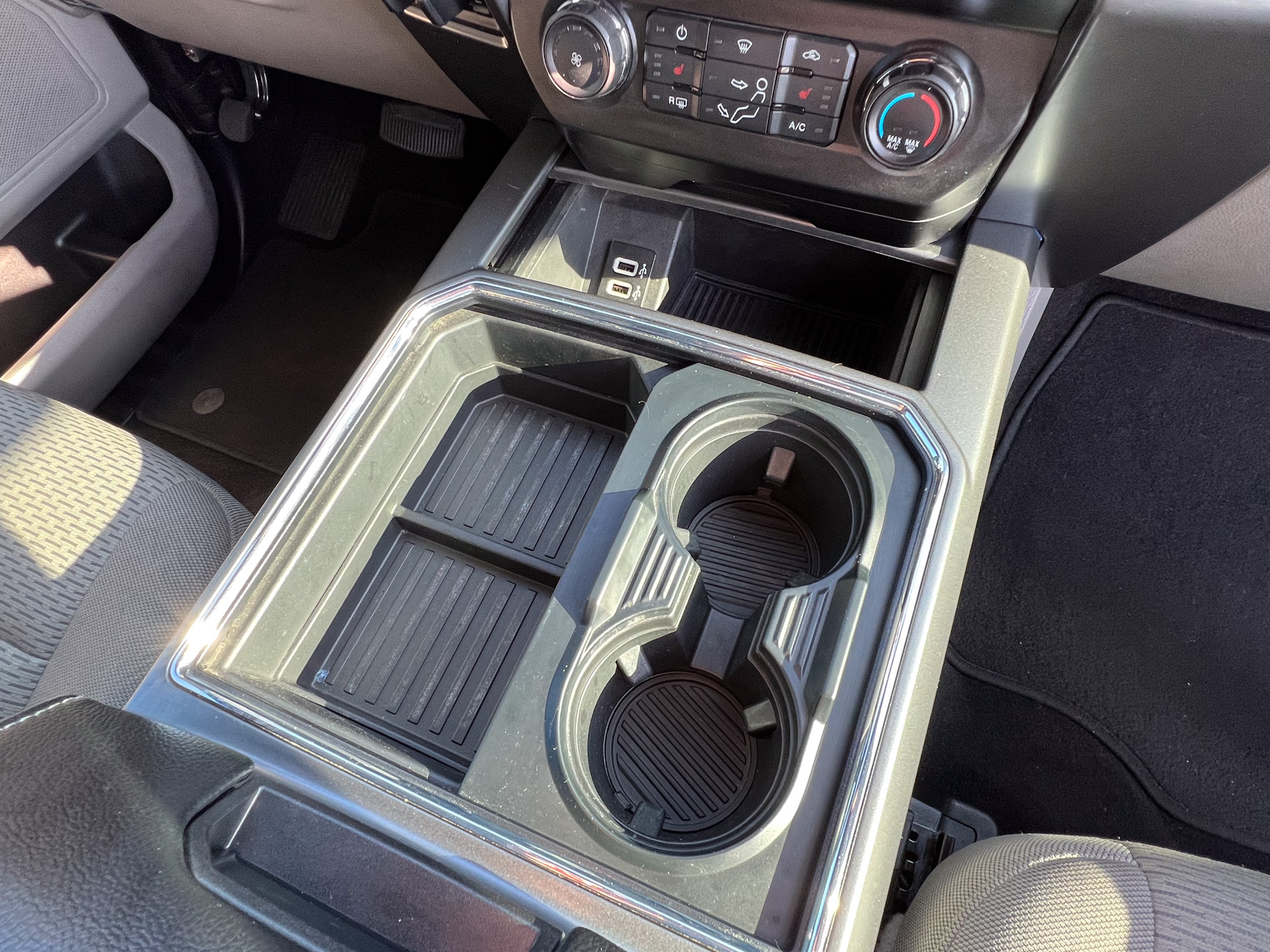 Used 2019 Ford F350 XLT w/ XLT Premium Package AWD/4WD image 30