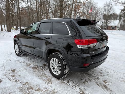 Used 2017 Jeep Grand Cherokee Laredo w/ Quick Order Package 23E image 2