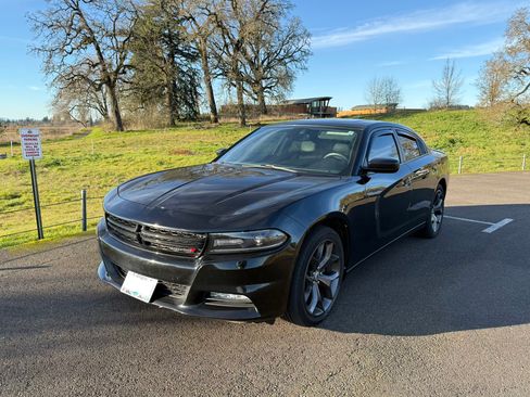Used 2019 Dodge Charger SXT w/ Plus Group image 1