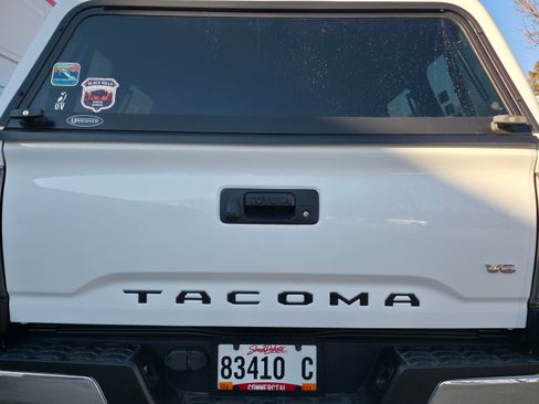 Used 2020 Toyota Tacoma TRD Off-Road image 28