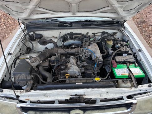 Used 1999 Toyota Tacoma 2WD Xtracab image 10