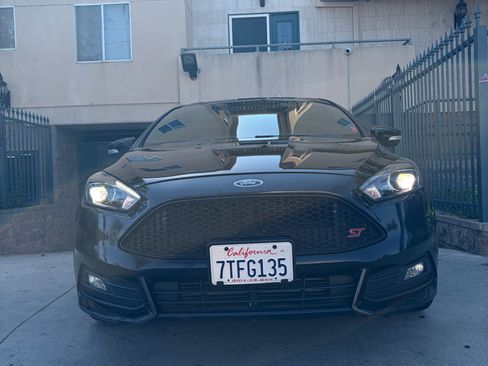 Used 2016 Ford Focus ST w/ Equipment Group 402A FWD image 9