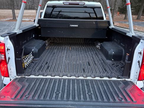 Used 2020 Chevrolet Silverado 2500 LT w/ Snow Plow Prep/Camper Package image 2