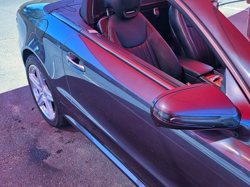 Used 2009 Mercedes-Benz SL 550 SL 550 Roadster 2D image 2