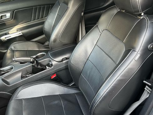 Used 2022 Ford Mustang GT Premium image 13