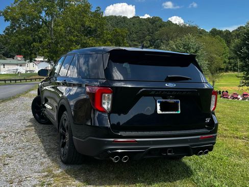 Used 2024 Ford Explorer ST w/ Equipment Group 401A AWD/4WD image 8