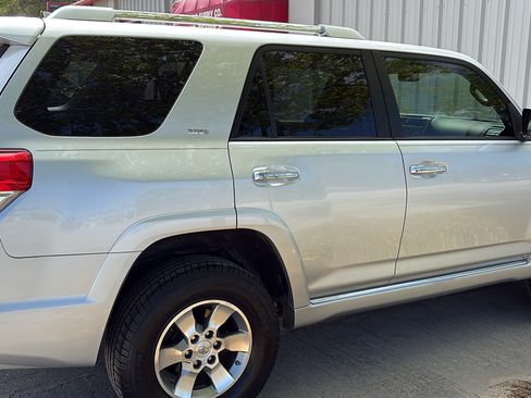 Used 2012 Toyota 4Runner SR5 AWD/4WD image 4