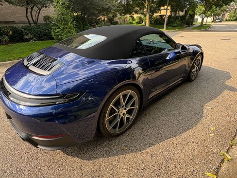 Used 2025 Porsche 911 Carrera T RWD image 18