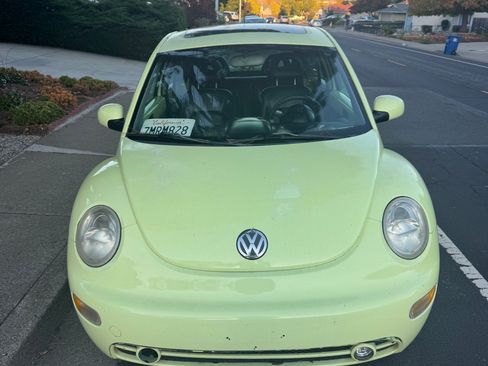 Used 2001 Volkswagen Beetle GLS image 2