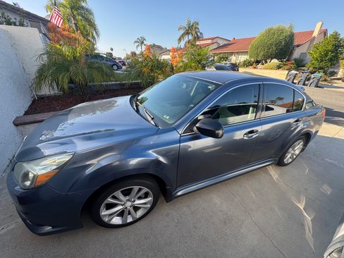 Used 2014 Subaru Legacy 2.5i w/ Alloy Wheel Package AWD/4WD image 2