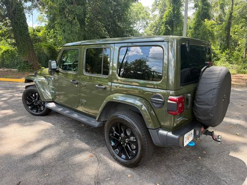 Used 2023 Jeep Wrangler Unlimited Sahara w/ Cold Weather Group AWD/4WD image 31