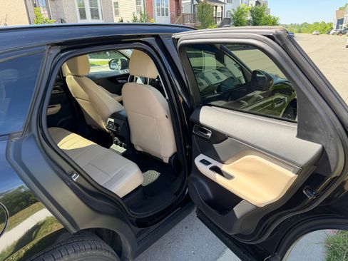 Used 2018 Jaguar F-PACE Premium AWD/4WD image 14