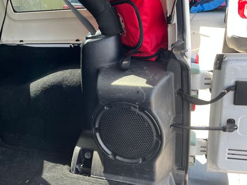 Used 2013 Jeep Wrangler Unlimited Rubicon w/ Connectivity Group image 9