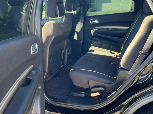 Used 2019 Dodge Durango SXT image 12