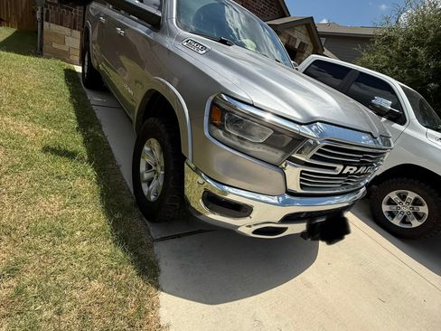 Used 2019 RAM 1500 Laramie AWD/4WD image 6