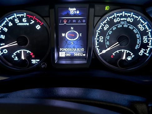 Used 2018 Toyota Tacoma TRD Off-Road image 20