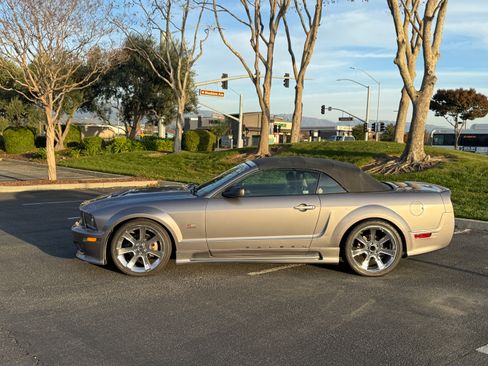Used 2006 Ford Mustang GT image 25