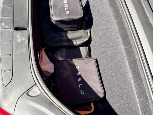 Used 2018 Tesla Model X 75D image 13