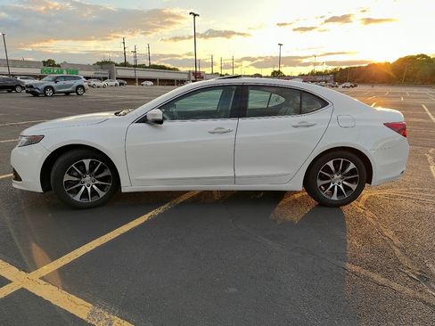 Used 2015 Acura TLX FWD image 9