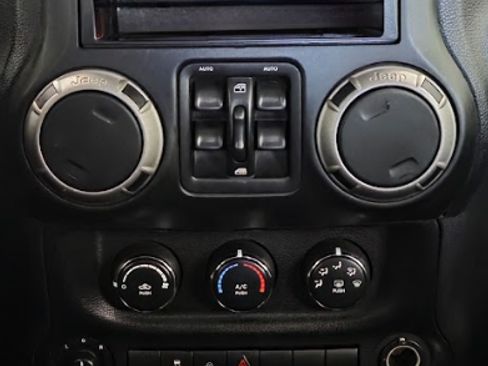 Used 2012 Jeep Wrangler Unlimited Sport image 10