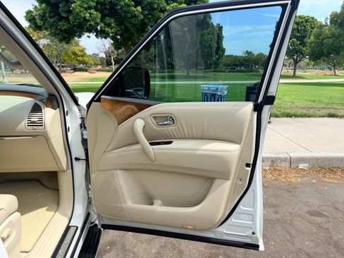 Used 2012 INFINITI QX56 2WD w/ Theater Pkg image 25