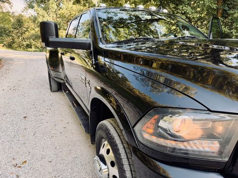 Used 2018 RAM 3500 Laramie w/ Sport Appearance Group AWD/4WD image 4