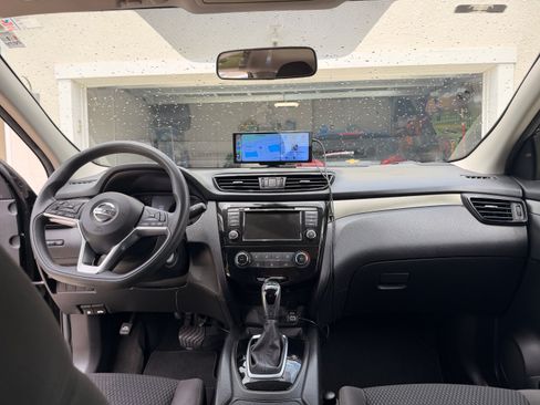 Used 2019 Nissan Rogue Sport S FWD image 9